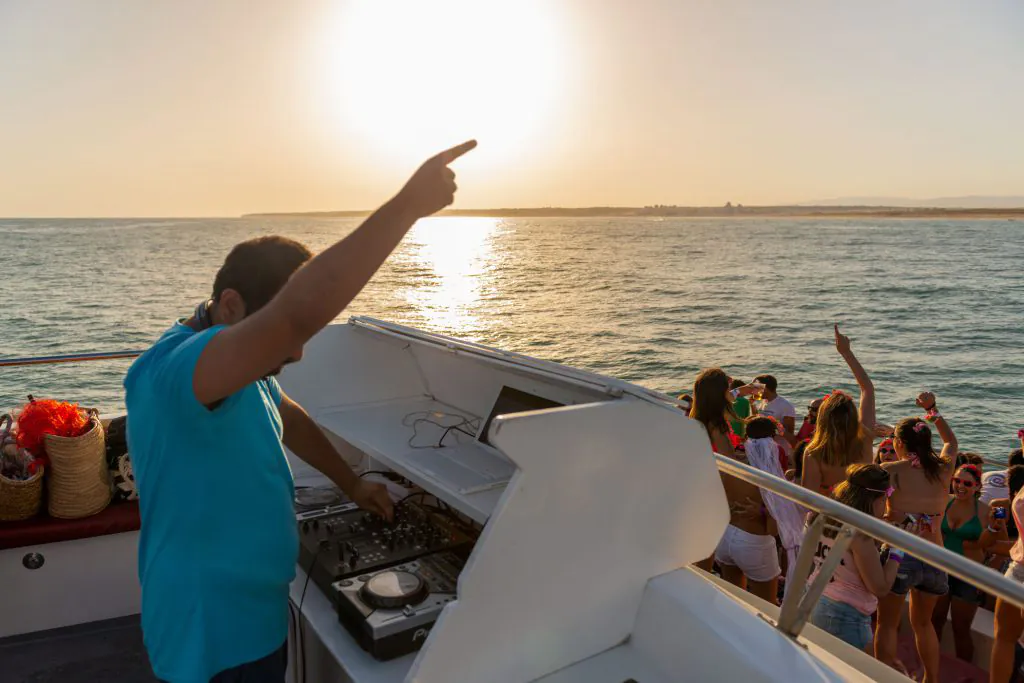 dj playing at belize boat party by algarexperience
