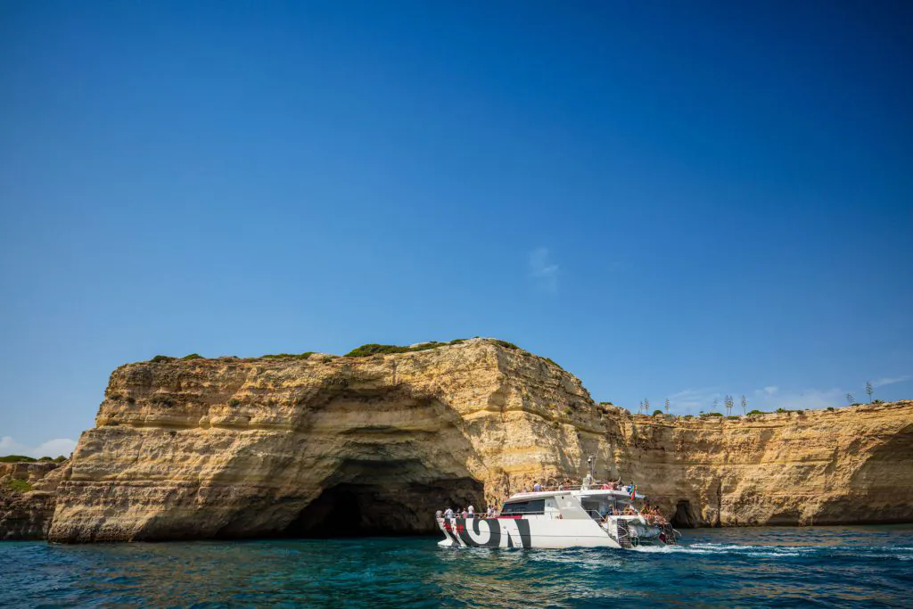 going to Benagil Caves belize segundo catamaran by algarexperience