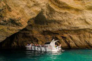 Passeio de Barco Algarve preços - Golfinhos e Grutas De Benagil - Catamaran