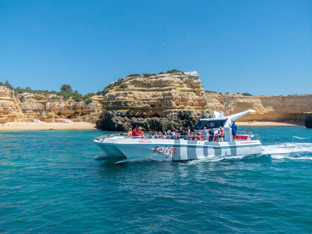 Paseo en barco Algarve - Avistamiento de delfines Albufeira - Catamarán