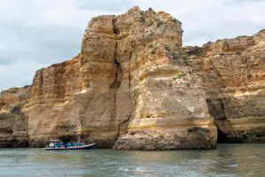 Albufeira Bootsausflüge - Steinformationen - Delfine und Höhlen von Benagil - Semi-Rigiden