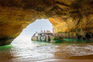 Bootsfahrt zu den Höhlen von Benagil - Benagil Höhlen und Küste - AlgarExperience, Enjoy the Sea
