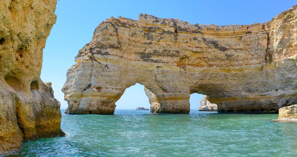 rock formation lagoa Portugal algarexperience caves & coastline
